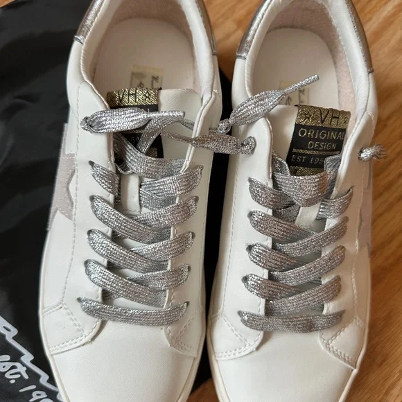 Vintage Havana Sneakers - Picture 2 of 2